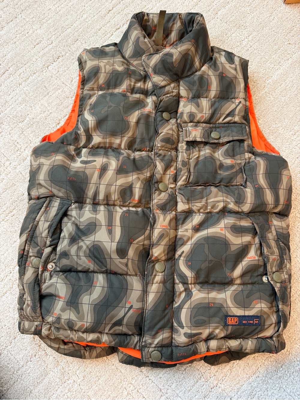 Puffer vest - GAP Camoflauge